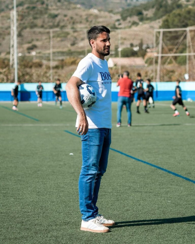 El entrenador del Almuñécar CF, Juan Andrés Martos (ALMUÑÉCAR CF)