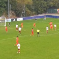 Instante en el que Owen dispara para marcar el 0-2 ante Canadá