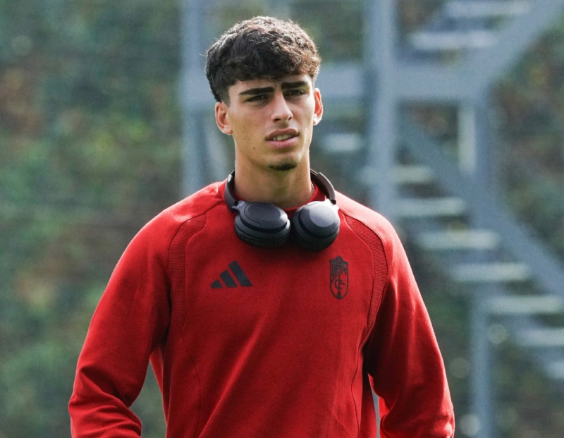 Cinco cambios introduce Pacheta en el once para medirse al filial de la Real Sociedad (GRANADA CF) Cinco cambios introduce Pacheta en el once para medirse al filial de la Real Sociedad (GRANADA CF)