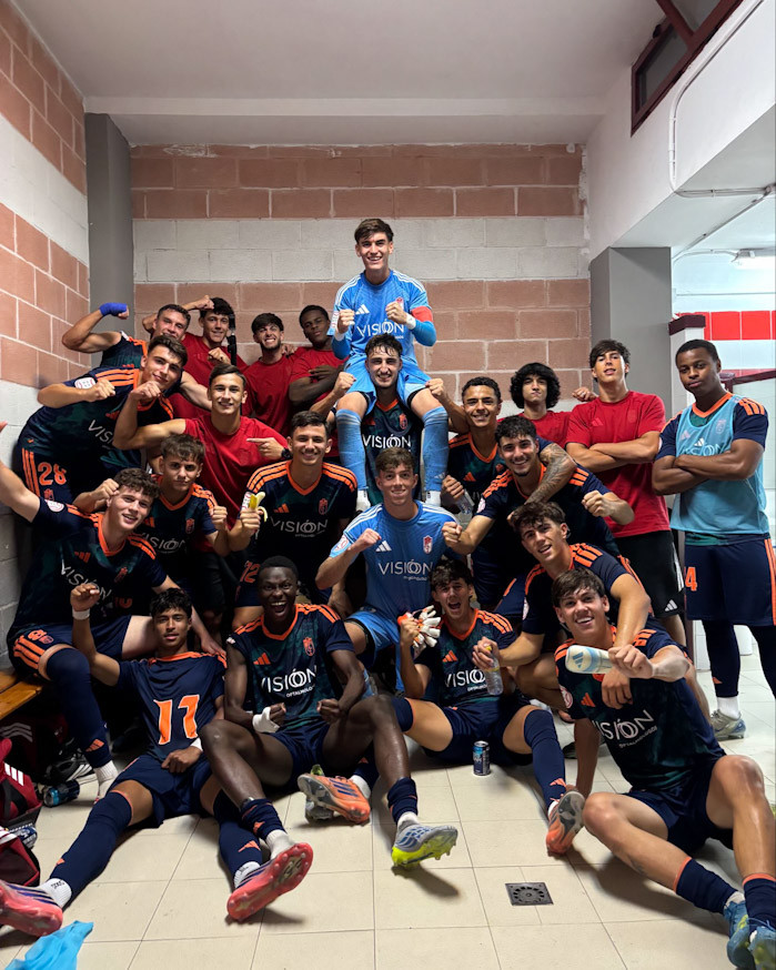 El Granada Juvenil celebra la goleada al Arenas (GCF)