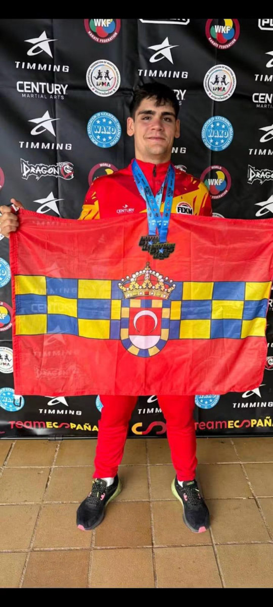 Samuel Molina con sus medallas (VIVA TV)