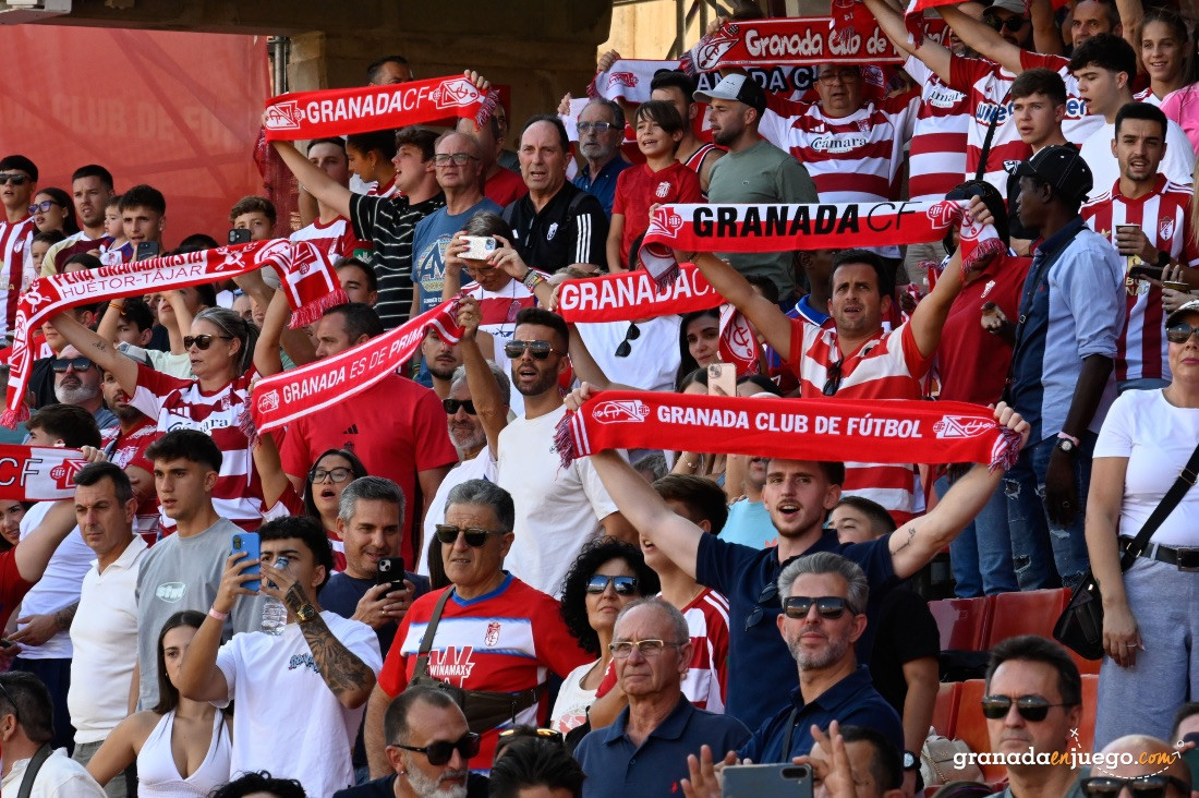La afición volverá a apoyar al equipo en el derbi andaluz (J.M. BALDOMERO)