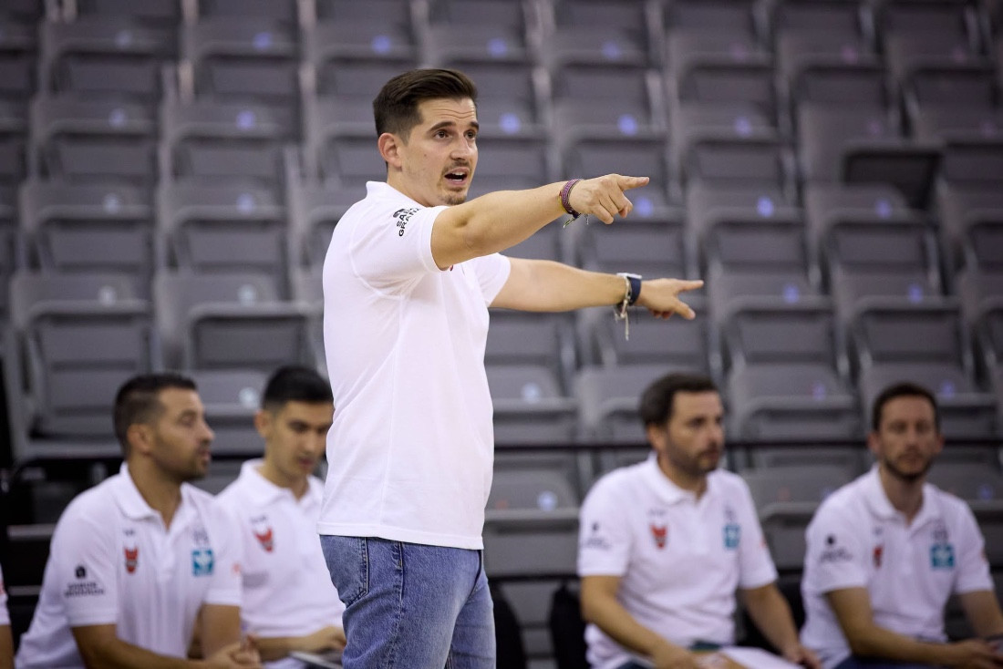 Arturo Ruiz ve al equipo progresando en cada entrenamiento (COVIRAN GRANADA)