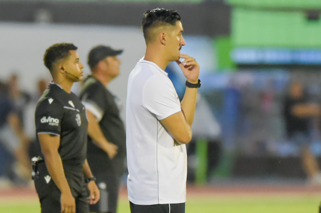 El entrenador de la UD Maracena, José Antonio Moral 'Seco' (GPMEDIA)