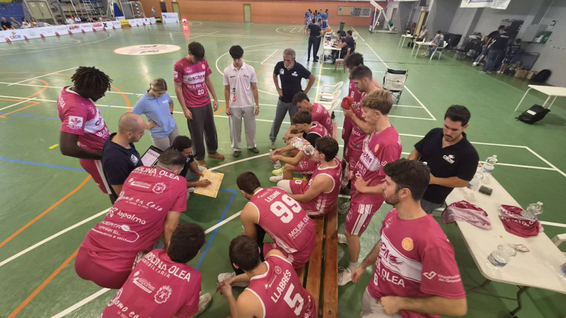 Zamo da instrucciones durante un tiempo muerto (CB COSTA MOTRIL) Zamo da instrucciones durante un tiempo muerto (CB COSTA MOTRIL)