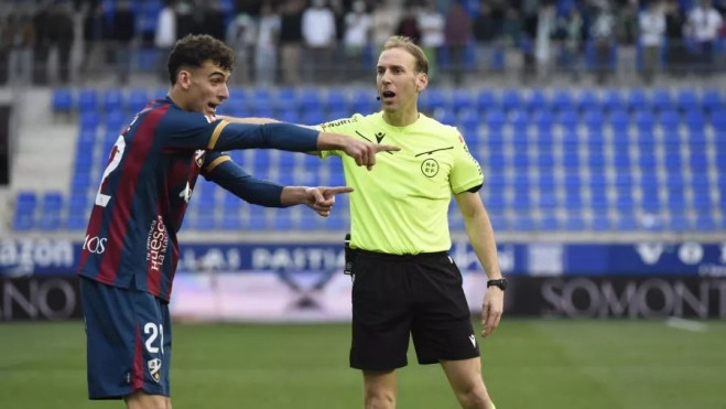 El colegiado se vuelve a cruzar con el Granada
