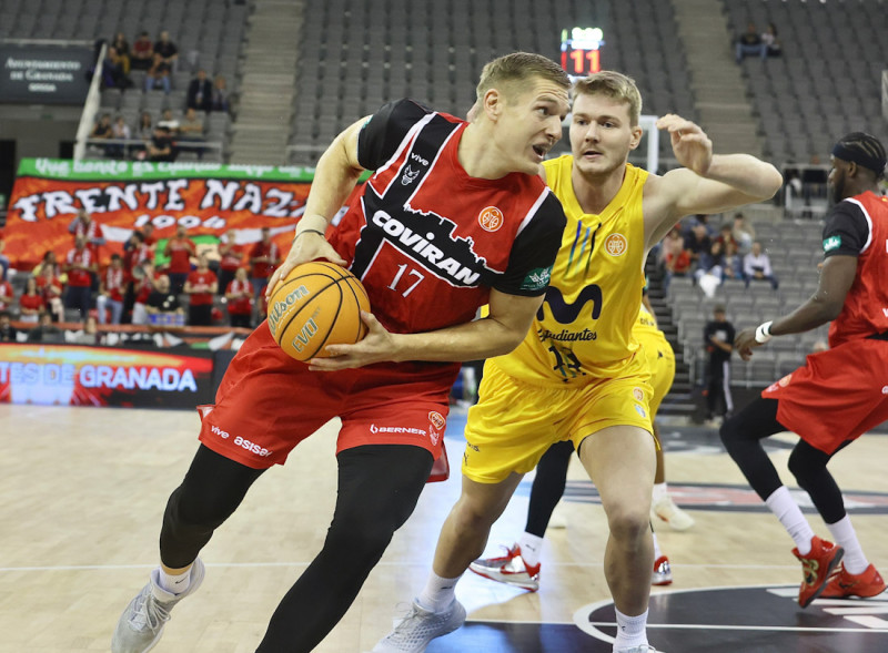 Tanner McGrew juega en ataque (GPMEDIA)