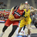 Tanner McGrew juega en ataque (GPMEDIA)