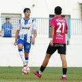 Javi Martínez, con el balón, en un partido de esta temporada (CF MOTRIL)