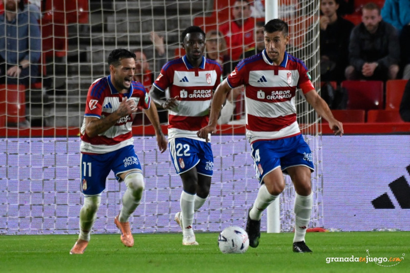 El Granada suma cuatro triunfos consecutivos dos años después (J.M. BALDOMERO) El Granada suma cuatro triunfos consecutivos dos años después (J.M. BALDOMERO)