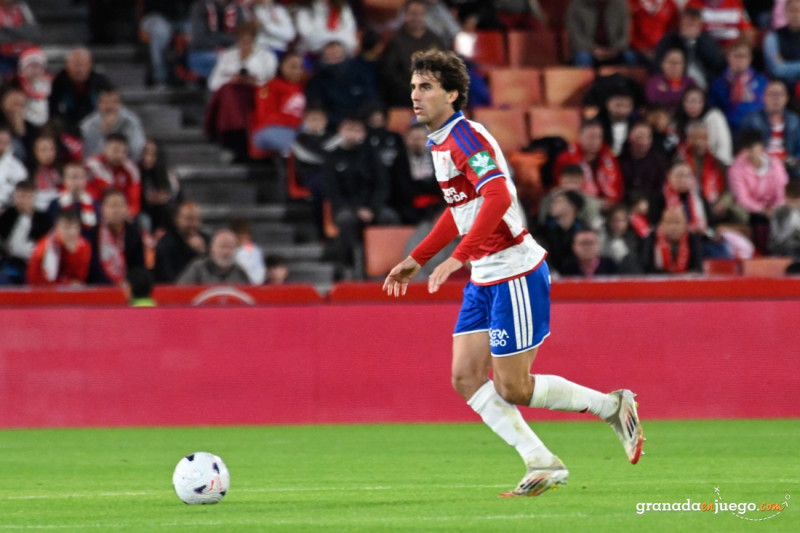 Lama volvió a completar un partido muy serio (J.M. BALDOMERO) Lama volvió a completar un partido muy serio (J.M. BALDOMERO)