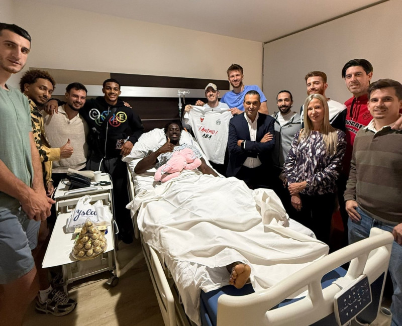 Thiam ha recibido la visita de sus compañeros y la plana mayor del COVIRAN (COVIRAN GRANADA)