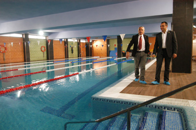 El Diputado de deportes, Francisco Rodríguez, durante la visita a las instalaciones