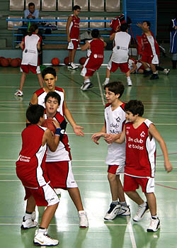 Un momento de la concentración en Armilla Un momento de la concentración en Armilla