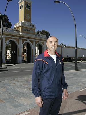 El cabo Valenzuela en una parada de su recorrido