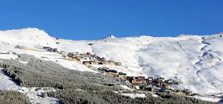 Una panorámica de la estación granadina de Sierra Nevada (CETURSA.ES) Una panorámica de la estación granadina de Sierra Nevada (CETURSA.ES)