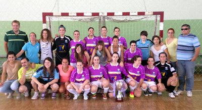 El Deportivo Loja posa con el trofeo conseguido 