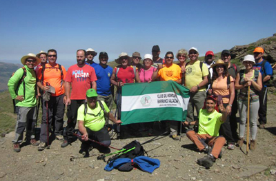 Foto de familia de los participantes en la subida 