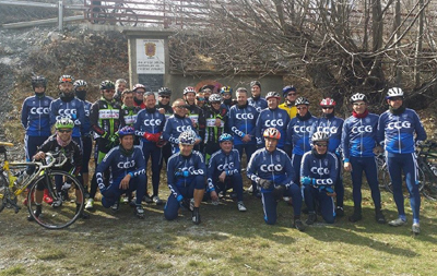 Foto de familia del club cicloturista de Guadix 