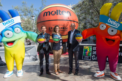 Todo listo en Granada para la llegada del Mundial (FERMÍN RODRÍGUEZ)