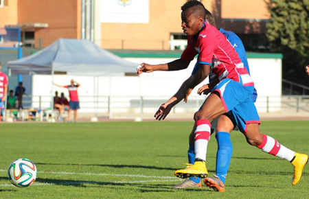 Los rojiblancos cobran ventaja en la final autonómica de la Copa Federación (J. M. ROMERO)