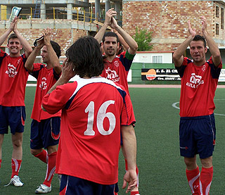 Los jugadores del Imperio celebran el subcampeonato (GRJ) Los jugadores del Imperio celebran el subcampeonato (GRJ)