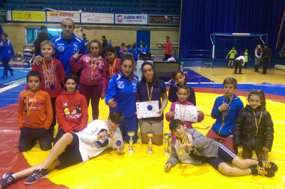 Luchadores de Maracena y Huétor Santillán en la cita nacional 