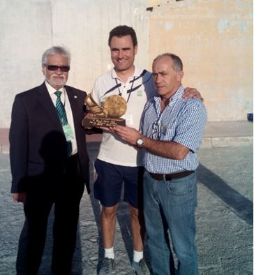 Rizos recibió un merecido homenaje 