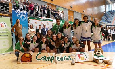 El combinado malagueño celebra el triunfo 