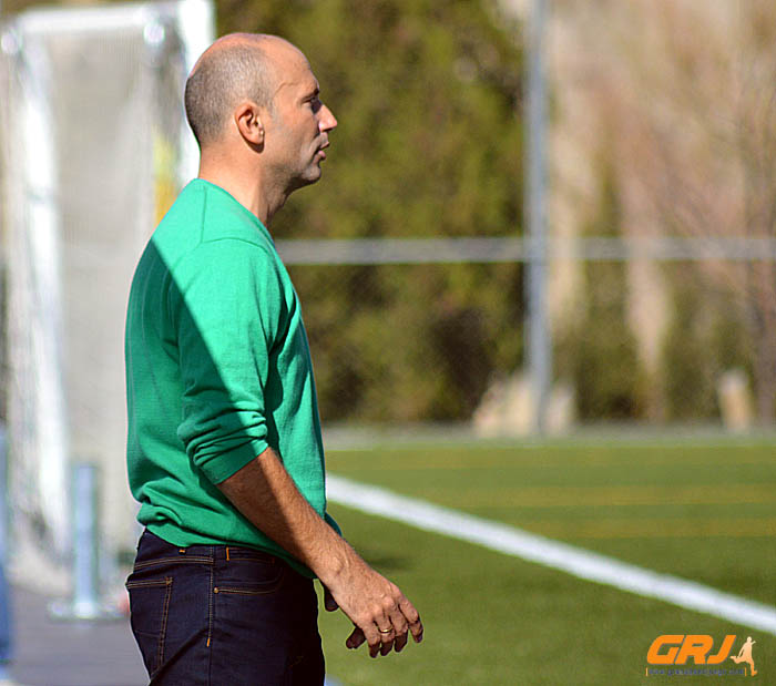 Thierry, entrenador de la UD Alfacar (ARCHIVO)