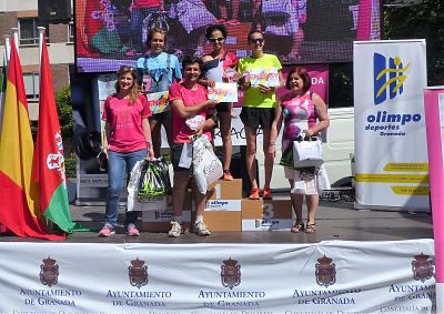 Podio de la carrera contra el cáncer 