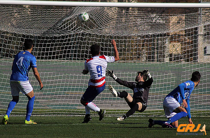 Momento en el que Aly Mallé marcá el tercer y último gol (JOSÉ VELASCO)