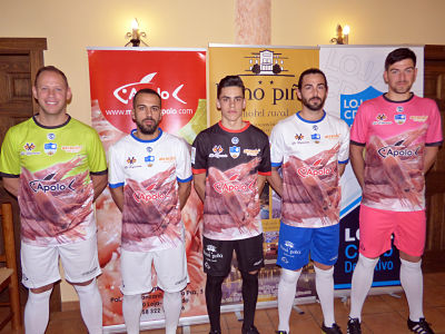 El Loja presenta una novedaosa equipación (CASTILLO)