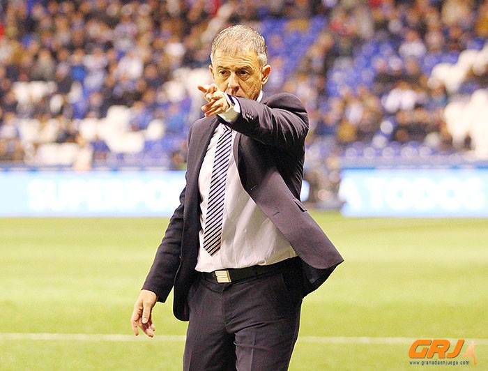 Alcaraz, dando instrucciones en banda (LOF)