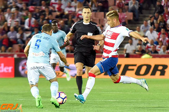 Andreas Pereira en un momento del encuentro ante el Celta (J. M. BALDOMERO)
