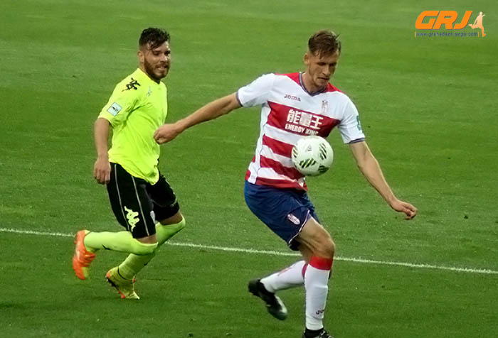El filial nazarí logró cerrar la temporada con una victoria (JOSÉ VELASCO)