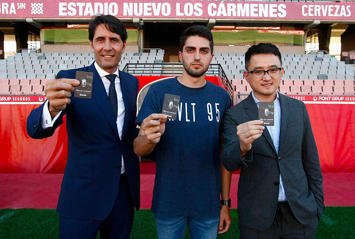John Liang, Ignacio Cuerva y Jesús Sáez, primer abonado en renovar (PEPE VILLOSLADA)