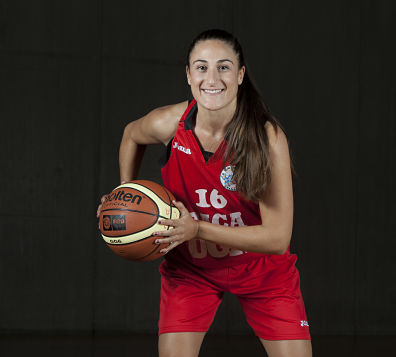 Ainara seguirá en el equipo 
