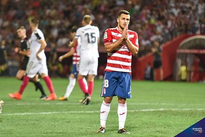 Joselu se lamenta tras errar una ocasión 