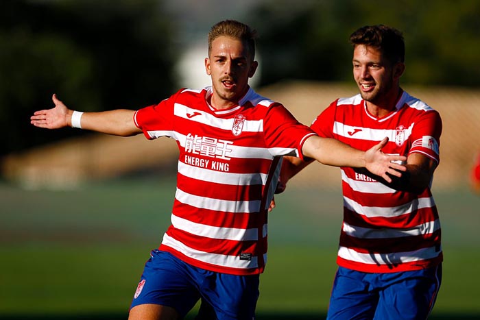 Morillo celebra el tanto anotado al Marbella (GRANADA CF)