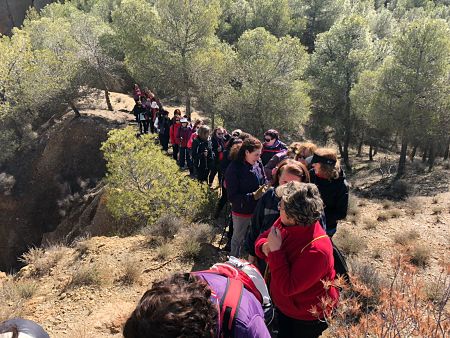 Las mujeres de Guadix iniciaran la campaña de senderismo y Yoga