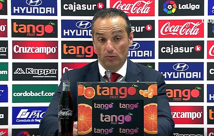 José Luis Oltra en rueda de prensa en Córdoba
