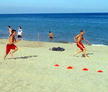 Uno de los entrenamientos desarrollados en las playas almerienses Uno de los entrenamientos desarrollados en las playas almerienses