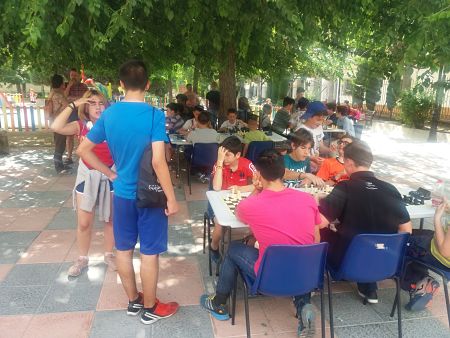 La Escuela Municipal de Ajedrez de La Zubia cerró el curso con una jornada ludico-deportiva