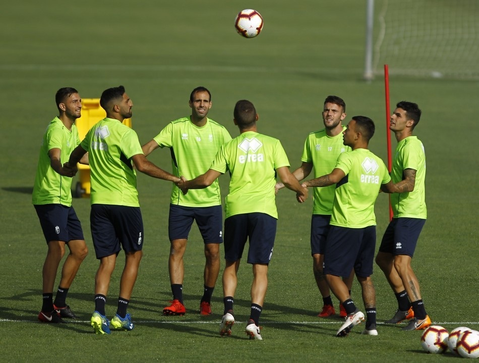 Jugadores del Granada CF en un entrenamiento de la presente pretemporada (Foto: Granada CF)