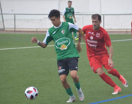 Al Huetor Vega le faltó el gol ante Torreperogil (LÁZARO)