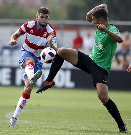 El Recreativo de Granada se llevó un vibrante duelo de filiales ante el Almería B (GRANADA CF)