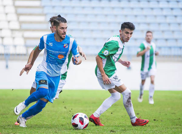 Los motrileños defienden el liderato en el campo del Antequera (DARÍO ORTEGA)