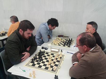 Momento de una partida del Capakhine La Zubia