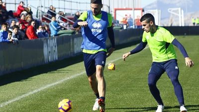 La afición ya siguió de cerca el entrenamiento (P. Villoslada GCF) 